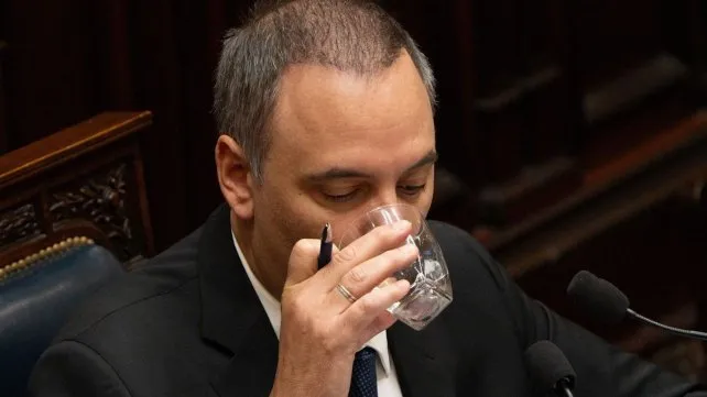 Adorni gastó 139 millones de pesos con tarjeta de crédito 