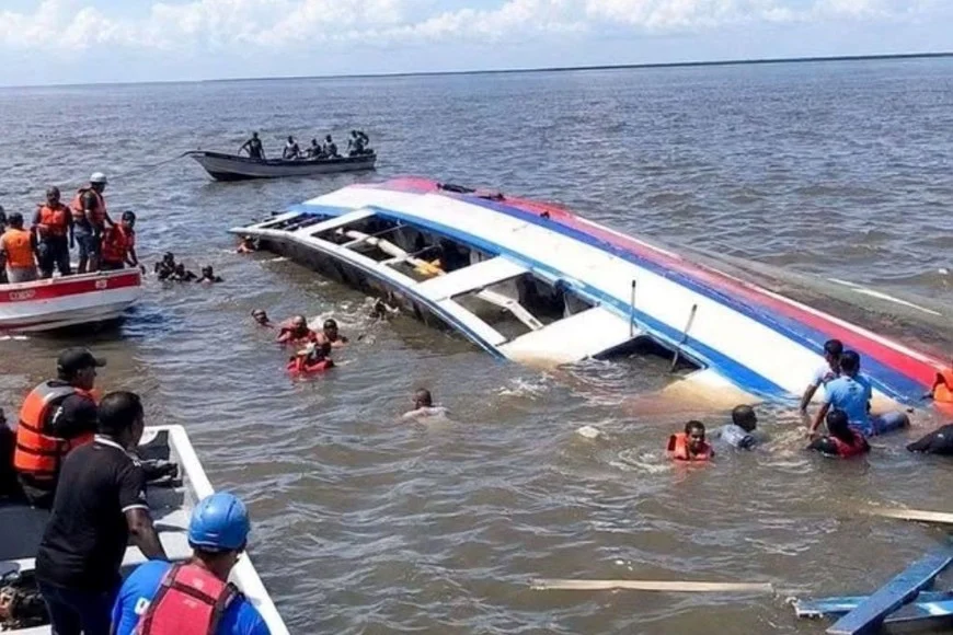 Se hundió un ferry en segundos:  53 muertos y decenas de desaparecidos