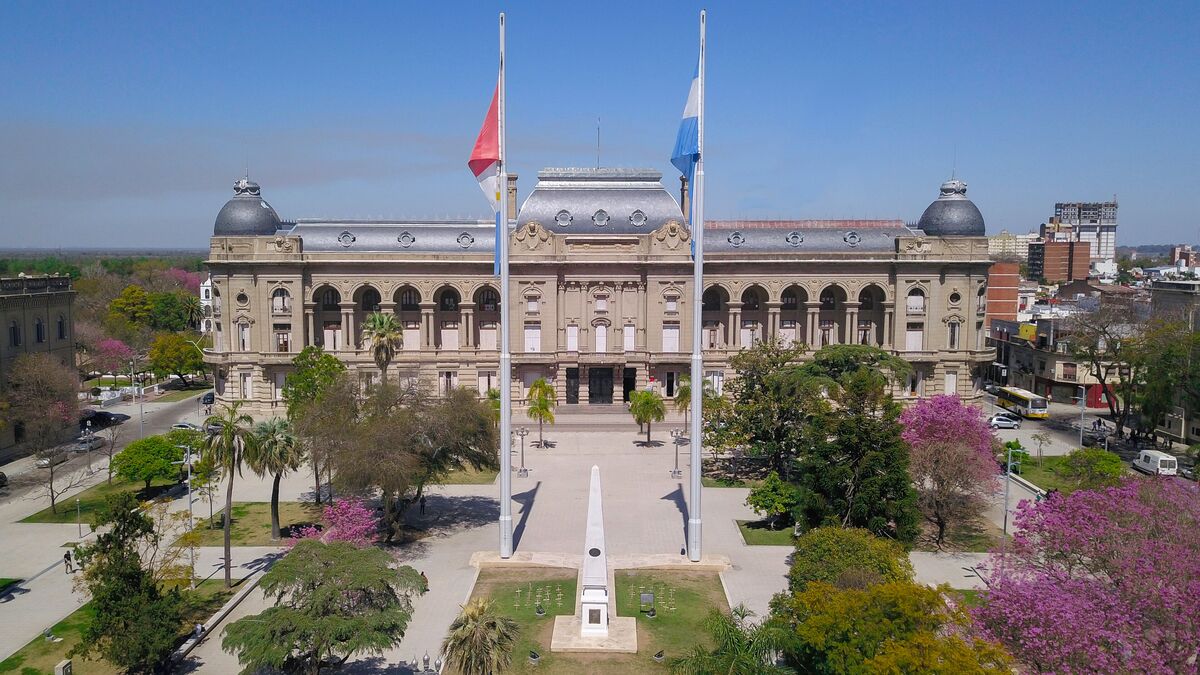 Aumento a estatales: UPCN y ATE aceptaron 