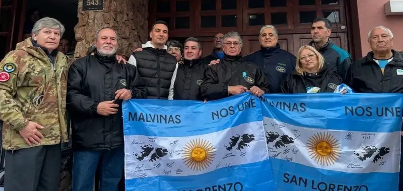 Scaloni recibió a excombatientes de Malvinas