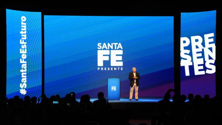Lifschitz quiere “sí o sí”  la reforma de la Constitución