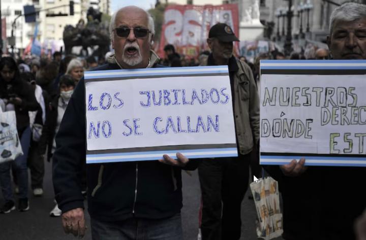 El Gobierno confirmó que vetará el aumento a jubilados