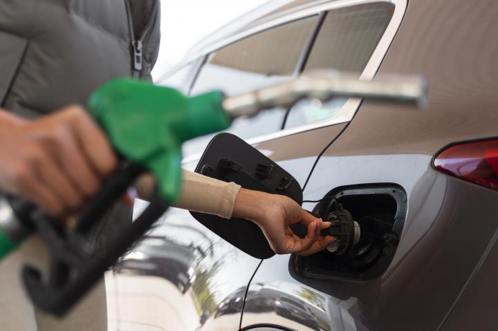 Ya rige el aumento en las naftas y gasoil