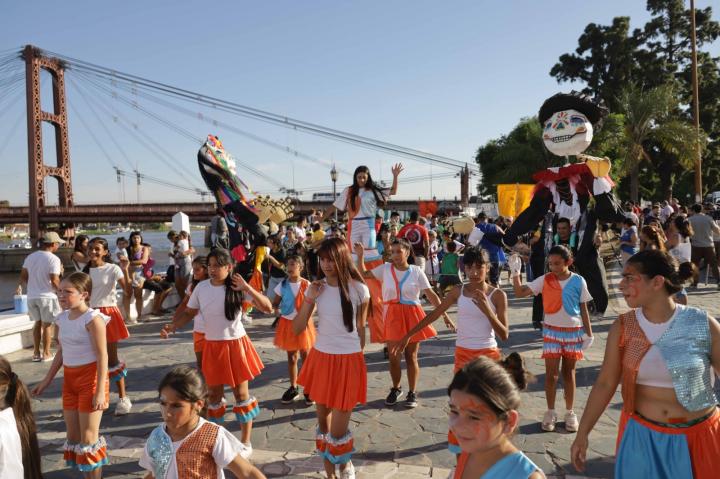 Carnabarriales: una fiesta con identidad local