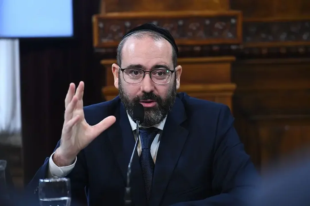 Argentinos en Israel: 200 turistas varados y 100.000 residentes bajo alertas por misiles