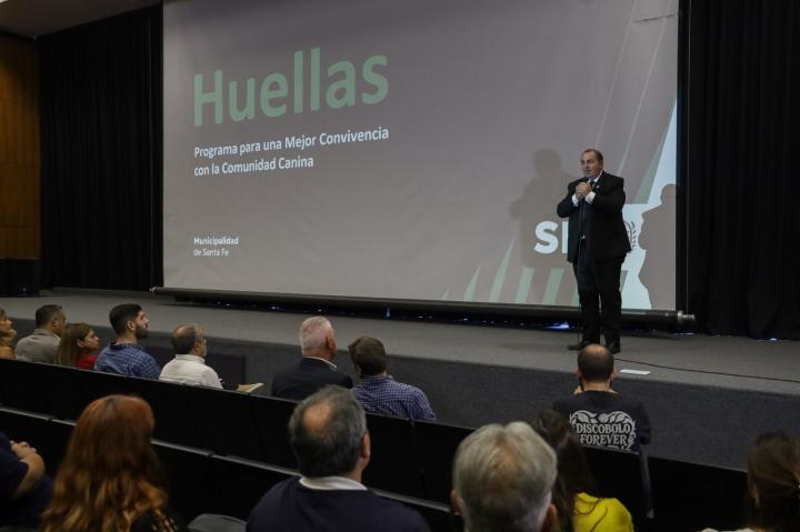 Santa Fe colocará chips a perros de gran tamaño