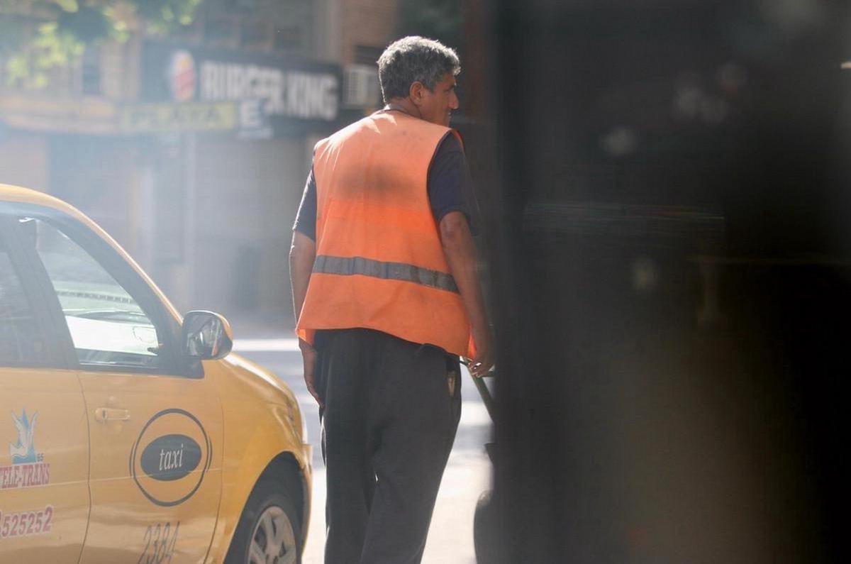 Córdoba prohibió todo: trapitos, limpiavidrios y picadas de autos