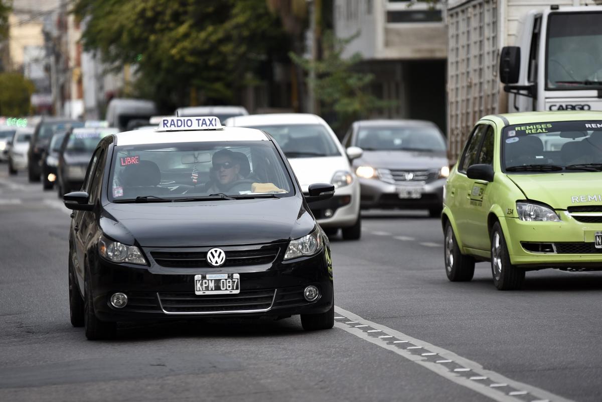 Fuerte suba de los taxis en la ciudad de Santa Fe 