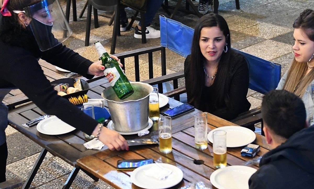 Los bares de Santa Fe extenderán sus horarios 