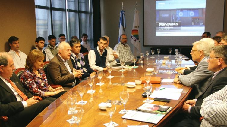 Lifschitz, en contra de gravar con Ganancias a cooperativas 