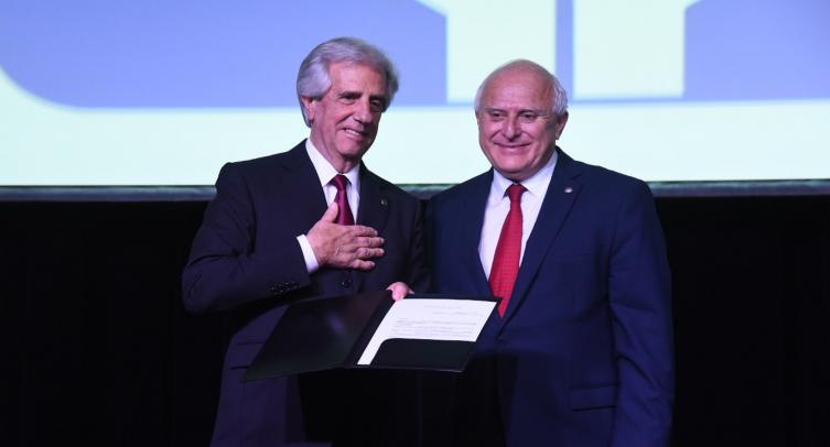  Lifschitz participó del homenaje al presidente de Uruguay