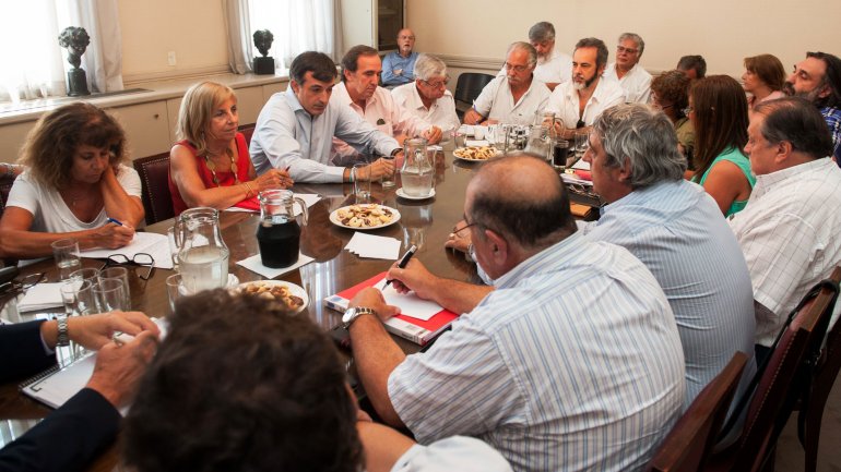 El gobierno propuso un 40 % de suba a docentes nacionales