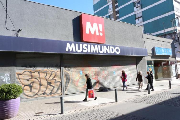 Cerró Musimundo en Tandil 