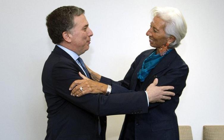 “Nunca se hizo un ajuste de esta magnitud sin que caiga el Gobierno” 
