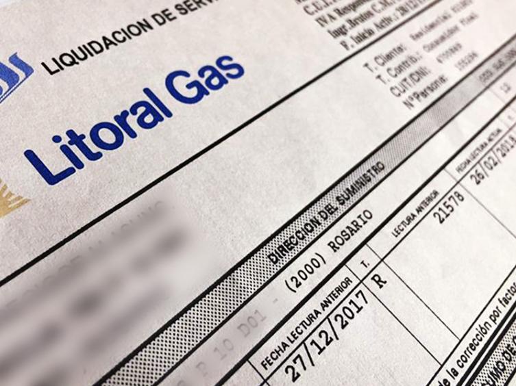 Cobra $5.900 de jubilación y le llegó $5 mil de gas