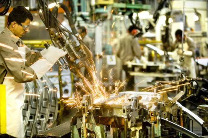 La economía cayó por séptimo mes consecutivo