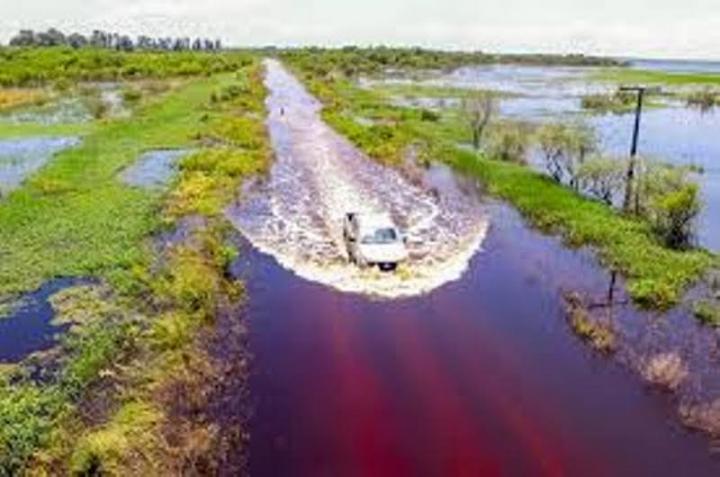 Un pueblo de Santa Fe aislado por el agua