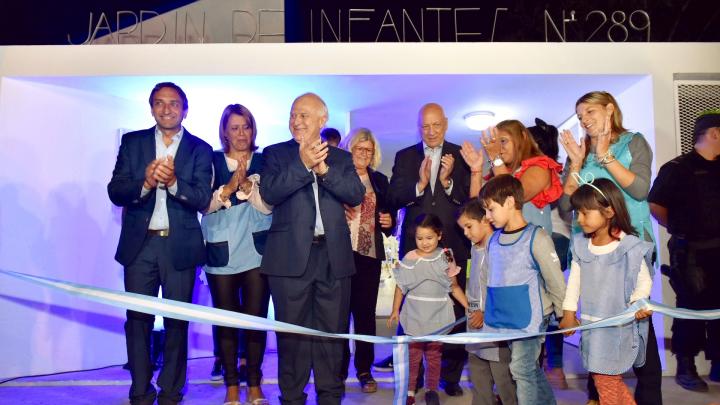 Lifschitz inauguró en Ibarlucea un nuevo jardín de infantes