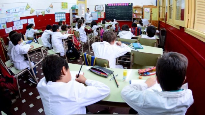 Millonaria inversión de Santa Fe para nuevos cargos docentes