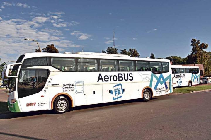 El Aerobus, de la terminal al aeropuerto de Sauce Viejo