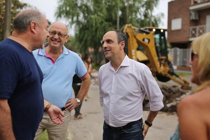 El Municipio realiza obras de bacheo en 6 barrios de Santa Fe