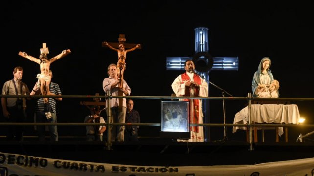 Más de 350 mil personas en el Vía Crucis del padre Ignacio