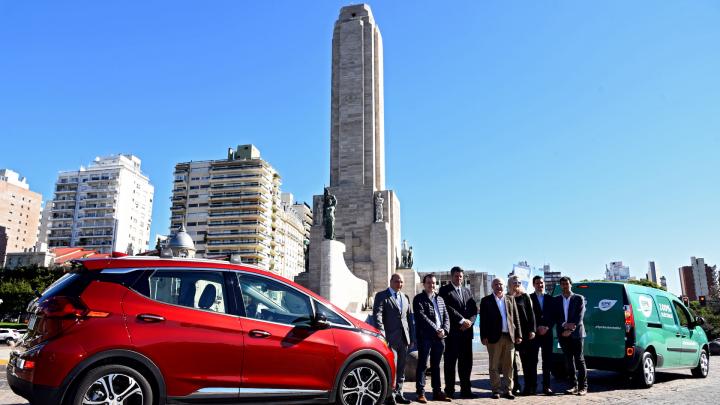 Lifschitz inauguró la primera autopista eléctrica de Latinoamérica