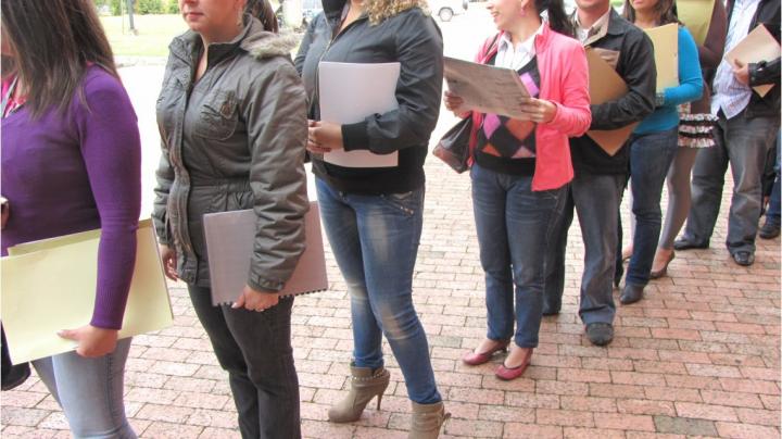 Se perdieron 217.000 empleos en un año