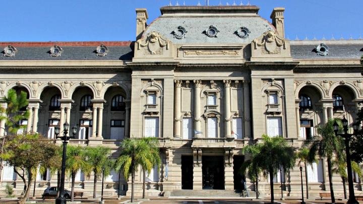 El gobierno convocó a los gremios paritarios estatales 