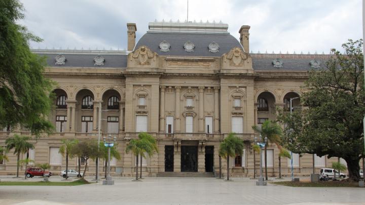 La Provincia propuso pasar a planta a 600 contratados