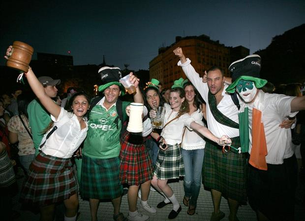 Santa Fe se tiñe de verde para celebrar San Patricio