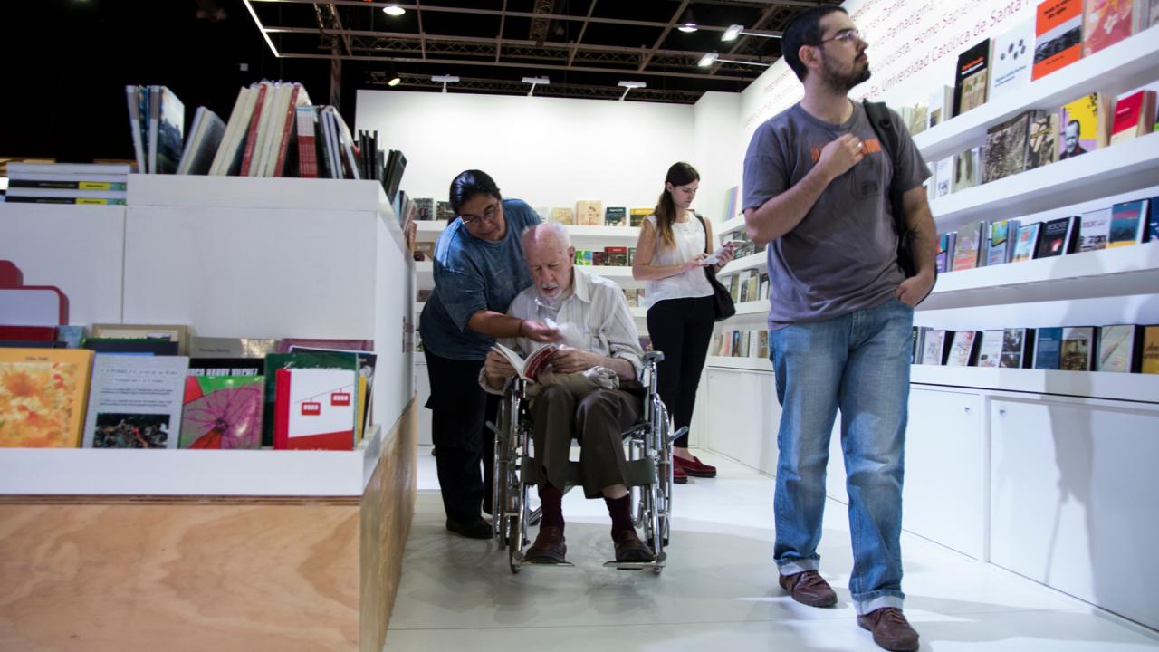 Habilitan línea telefónica para autores y artistas