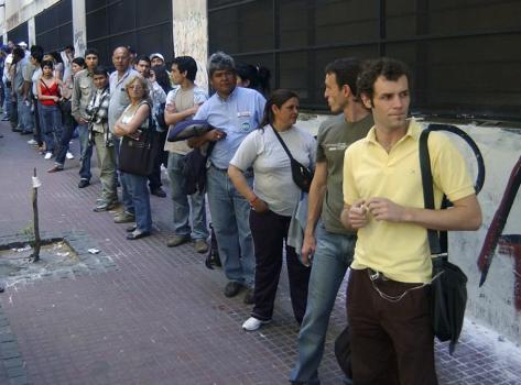 Hay 1.287.000 personas sin trabajo