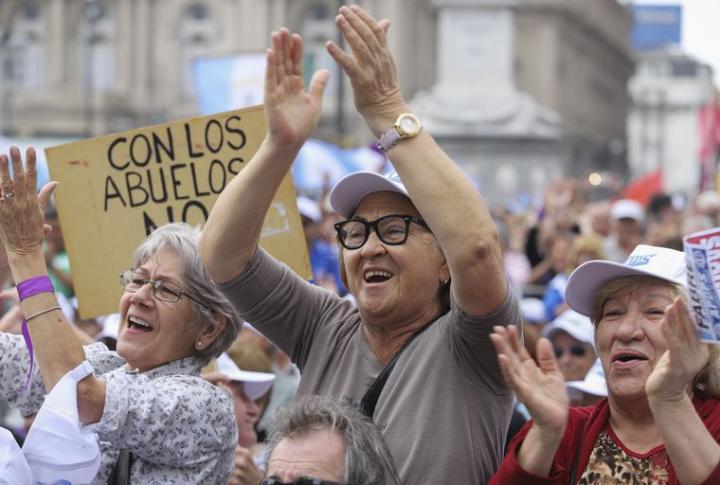 Jubilados: el primer bono se cobra el 27 de diciembre