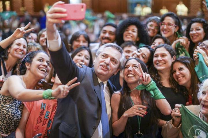 Fernández impulsará el debate sobre el aborto