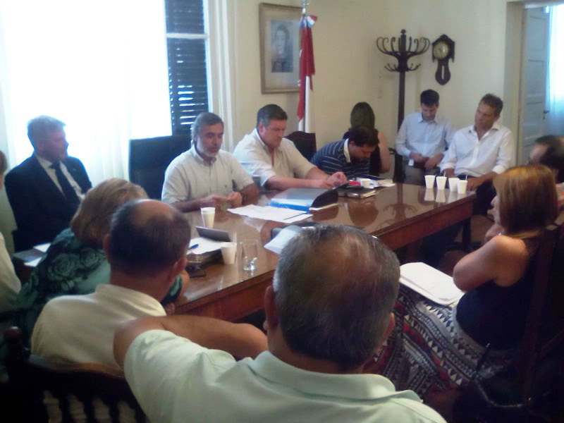 Salud: tres comisiones discuten derechos de trabajadores