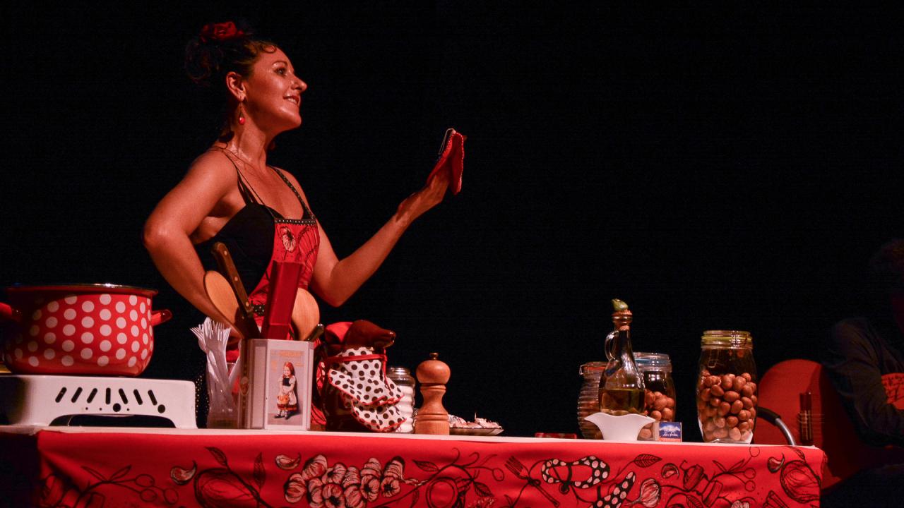 Al sala llena se estrenó “Mujeres al Rosa” 