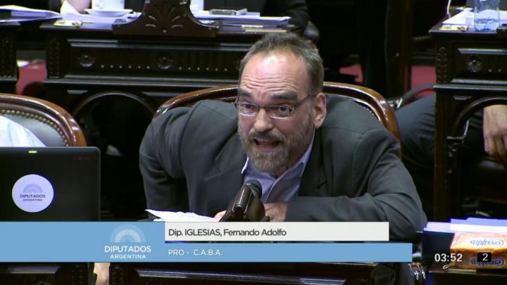“El mate es el culpable de la decadencia del país” 