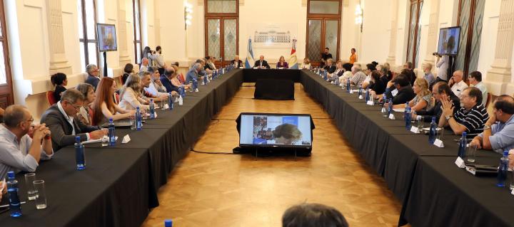 Perotti reunió a expertos en salud pública