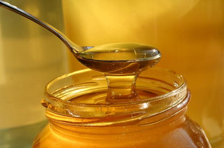 Prohíben la venta de una miel de abejas