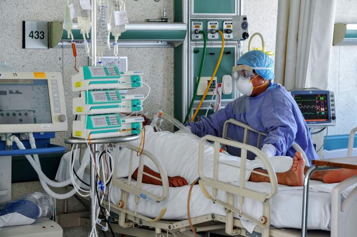 Santa Fe aseguró al personal de salud