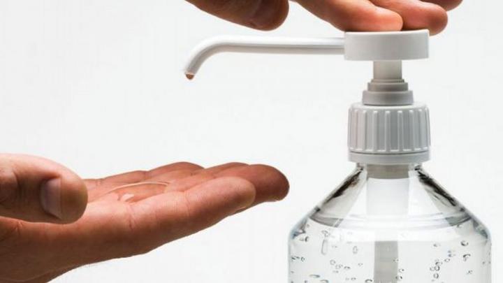 Prohíben la venta y el uso de un alcohol en gel