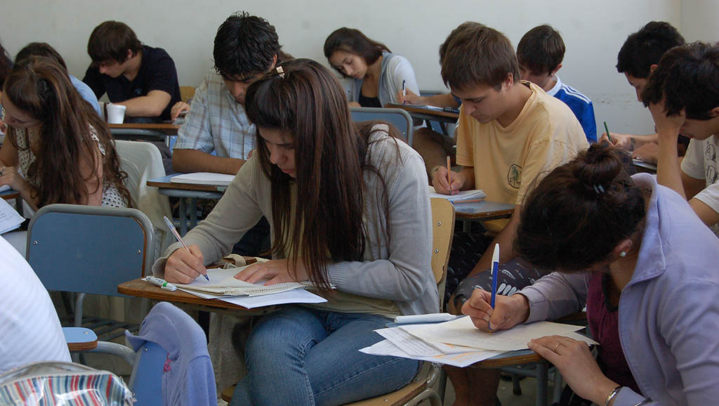 Medicina para pocos: bocharon al 98 % de alumnos