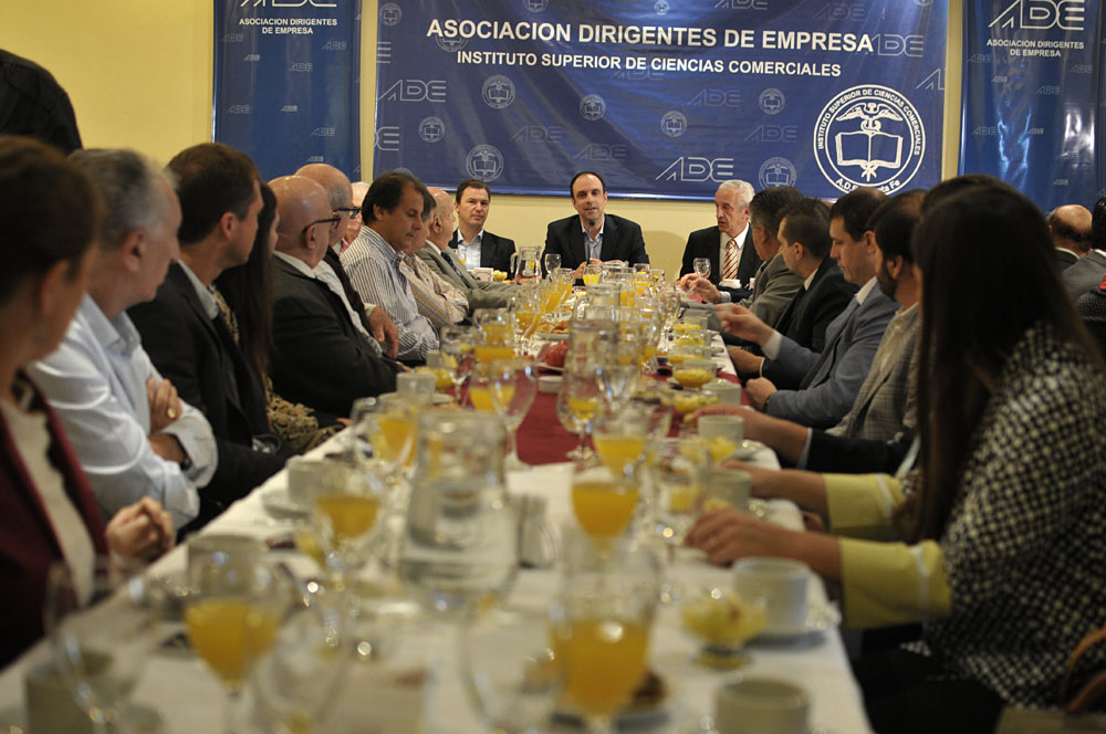  Corral delineó el Plan Santa Fe 2020