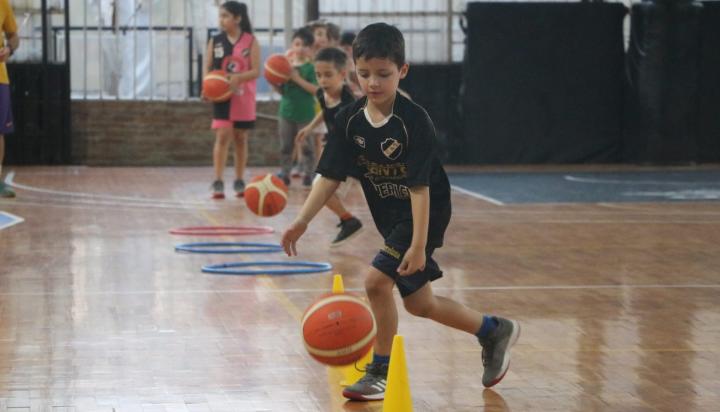 Santa Fe lanzó un programa de ayuda a los clubes