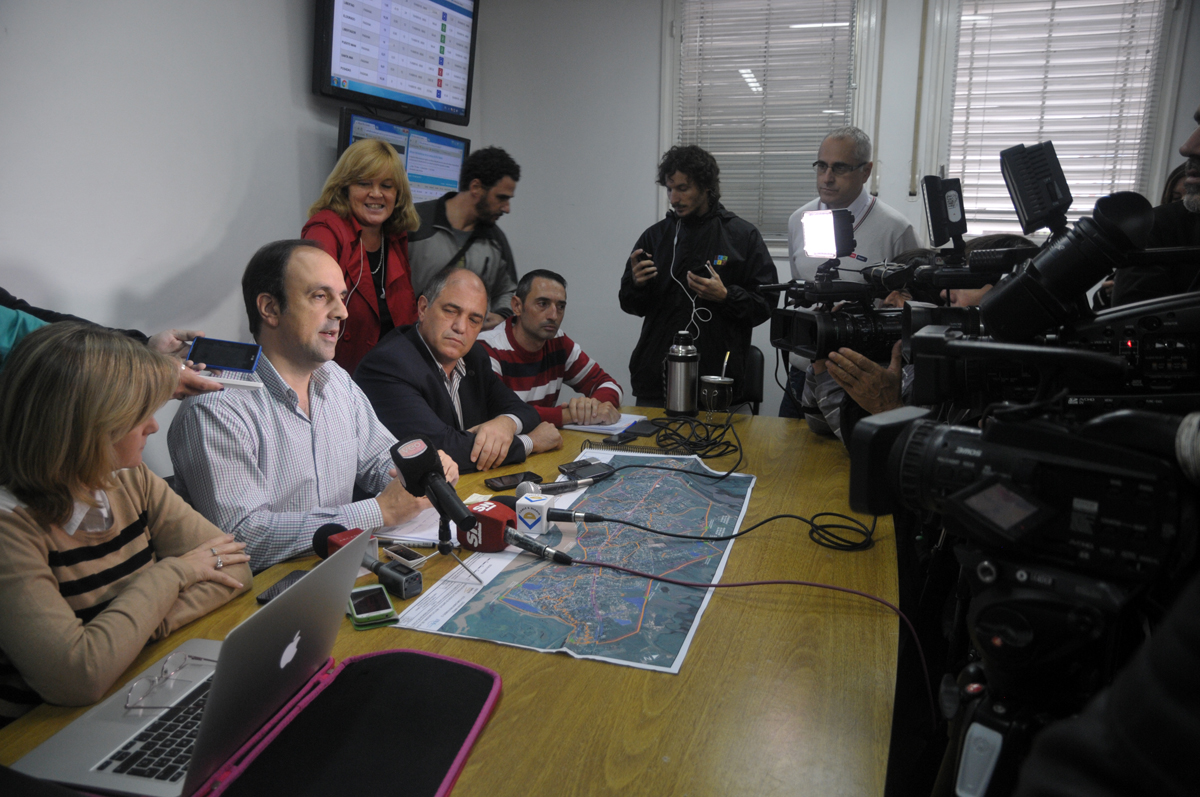 Permanente monitoreo y asistencia a familias de Santa Fe