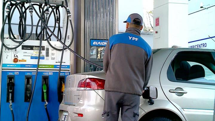 YPF aumentó las naftas un 2,5 % 