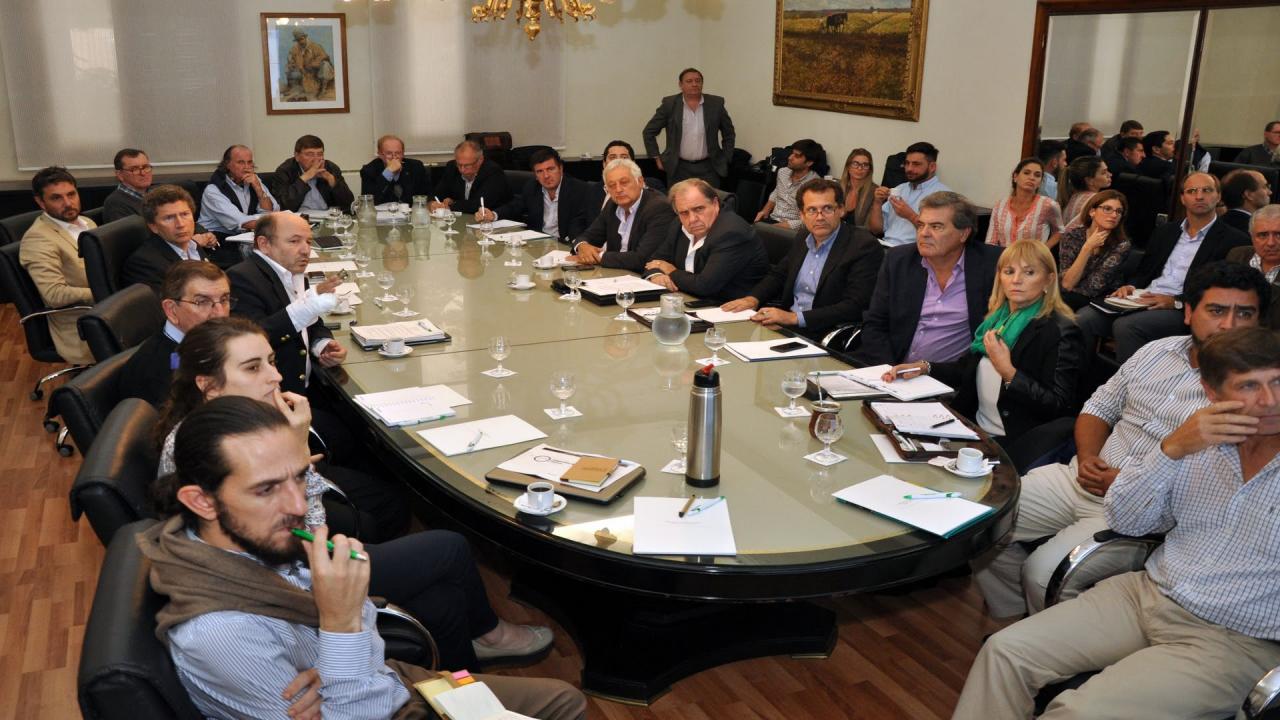 Santa Fe pidió celeridad para créditos a productores lecheros