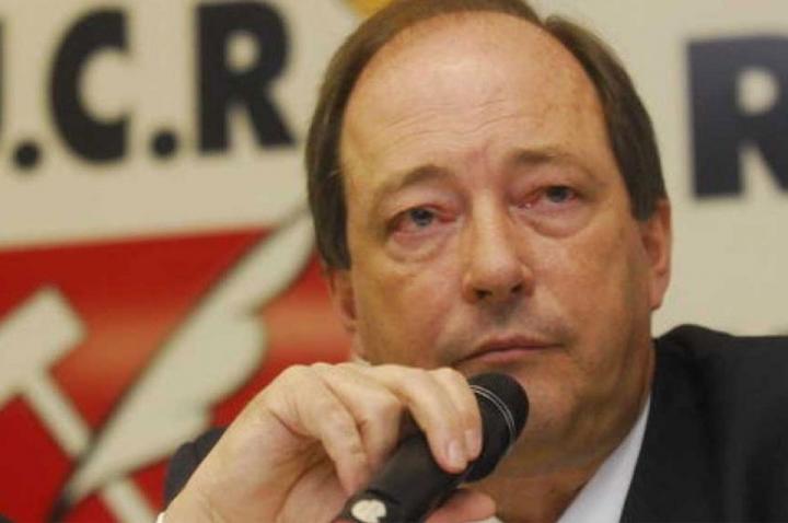 Internaron a Ernesto Sanz por Covid-19