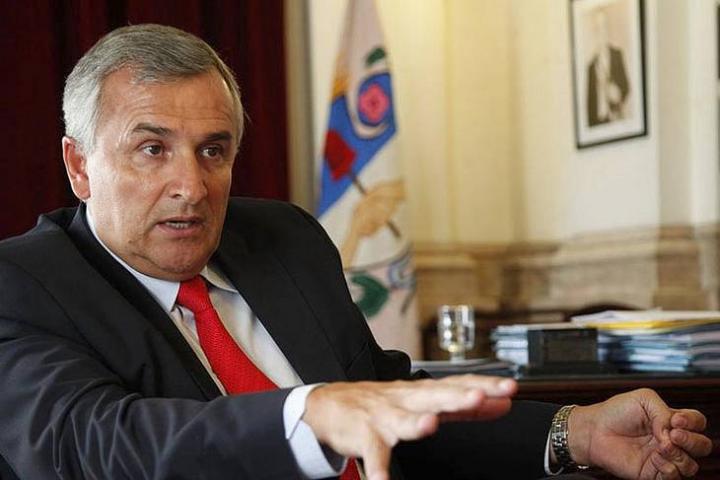 Vacunatorio VIP en Jujuy: solo para políticos y amigos